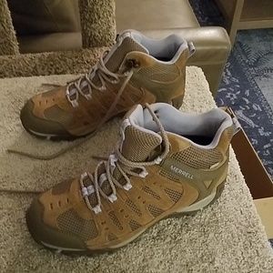 Merrell Women's Mid Ventilator Hiking Boots